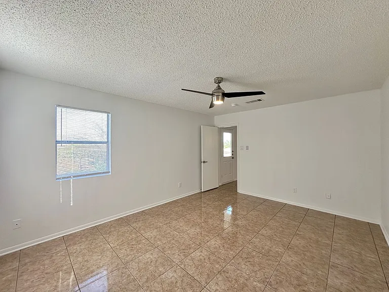 4403 Tidal Wave Dr — Photo 17