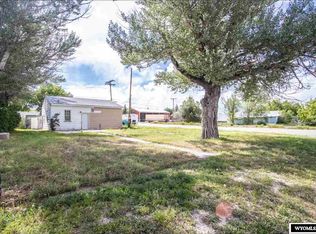 20 S 6th Ave, Mills, WY 82604