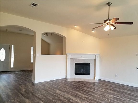 4th image of 7945 Emilie Ln