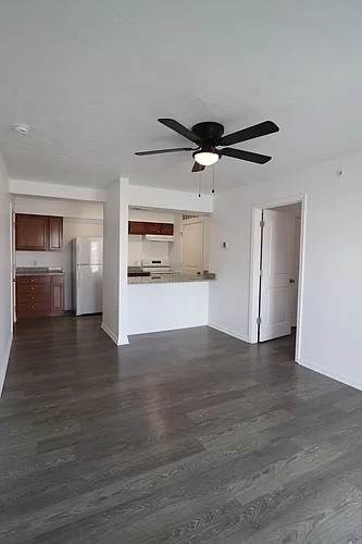 1409 W Spruce Way Photo 1