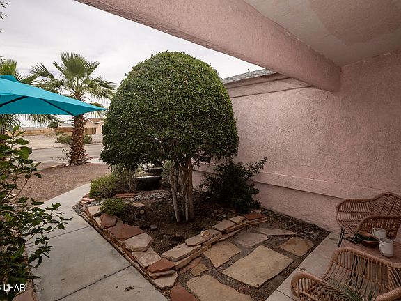 5th image of 3026 Jamaica Blvd S