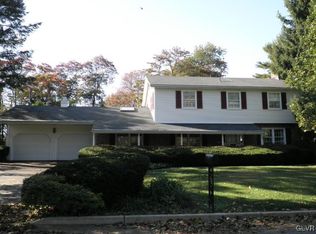 1196 Meadowbrook Cir W, Allentown, PA 18103