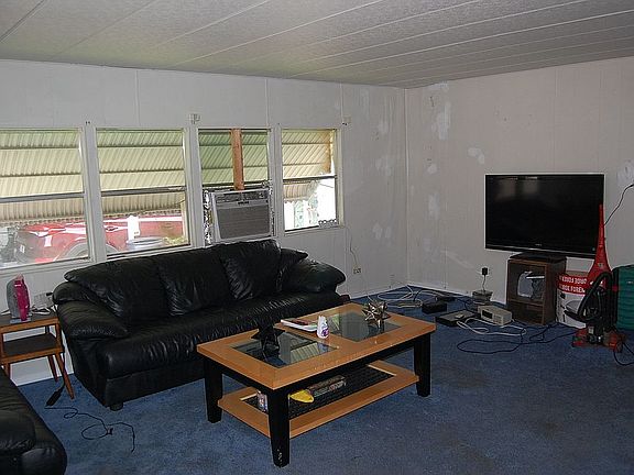 3rd image of 2266 Gulf To Bay Blvd #322