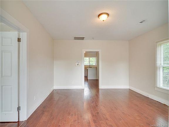 2nd image of 607 N Pear St