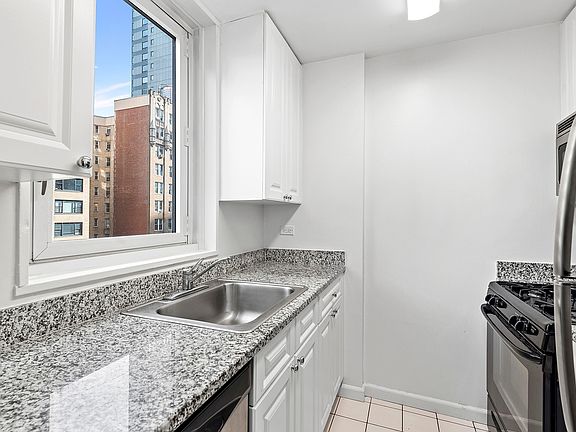 4th image of 322 W 57th St APT 17G