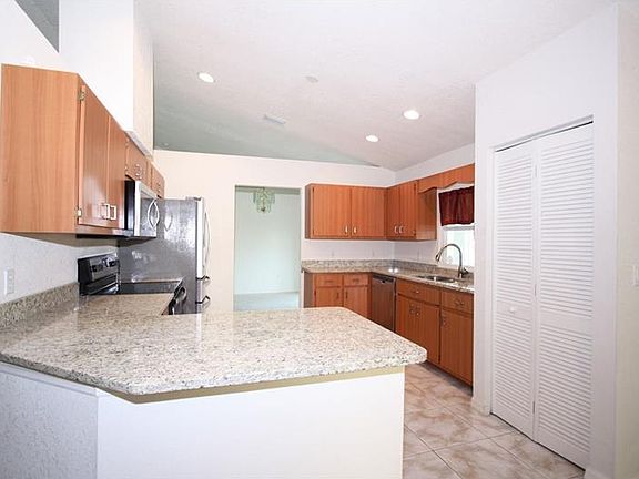 5th image of 3506 Woodbridge Ave