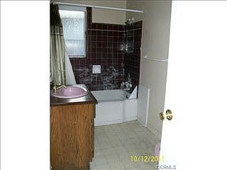 2nd image of 410 E 6th St