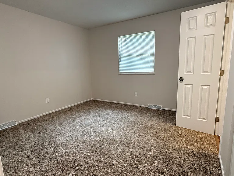 2520 NW Kingsridge Dr — Photo 8