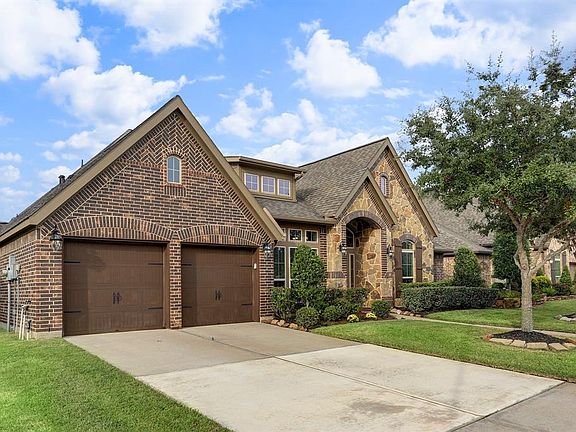 3rd image of 3221 Tamara Creek Ln