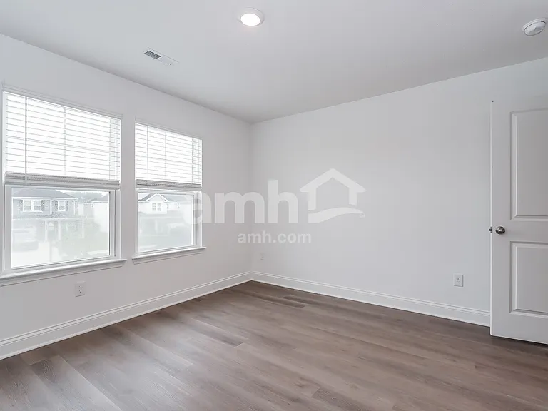 897 Heritage Blvd — Photo 16