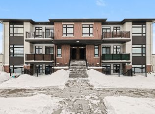35 G Overberg Way #I, Ottawa, ON K2S0W1