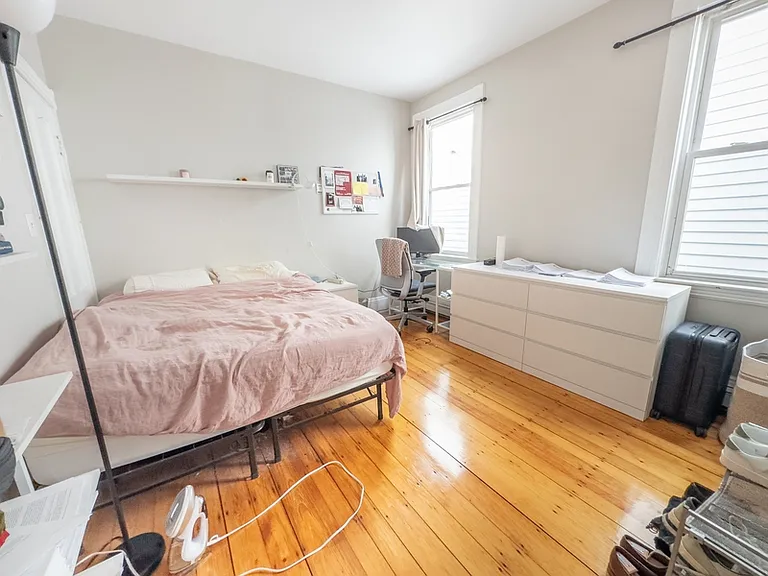 589 Franklin St #1 — Photo 10