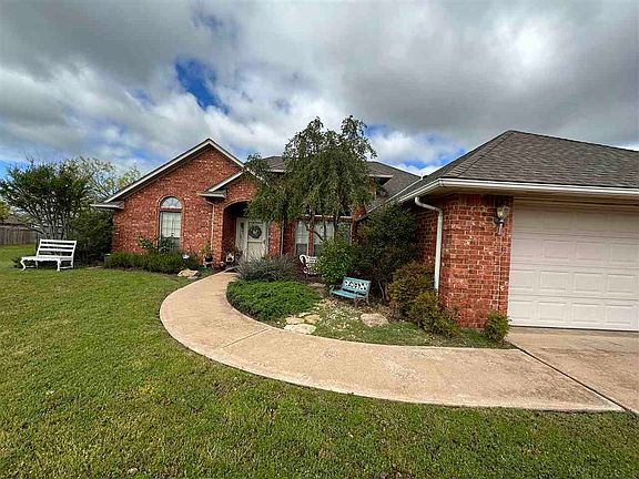2nd image of 19 NW Havenshire Cir