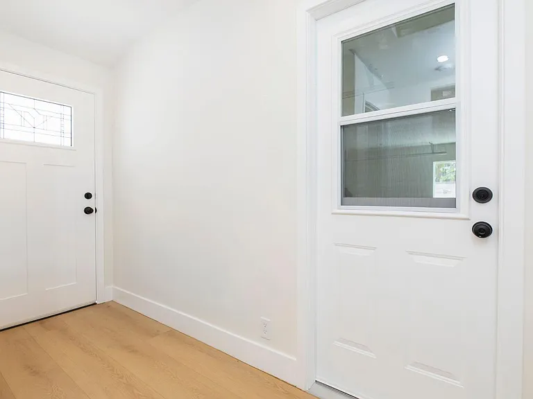 2225 Scott Rd — Photo 35