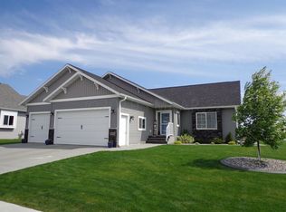 651 Westminster Dr, Moorhead, MN