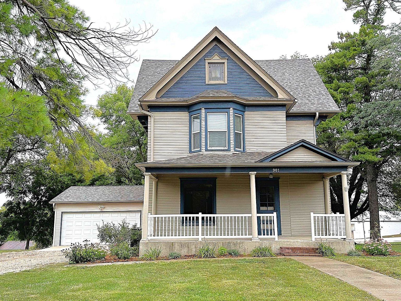 901 State St, Emmetsburg, IA 50536 Zillow