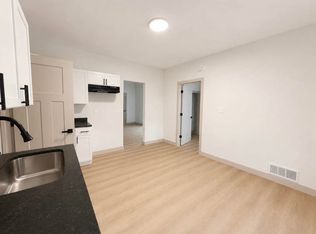 658 Conway St Floor 1, Saint Paul, MN 55106