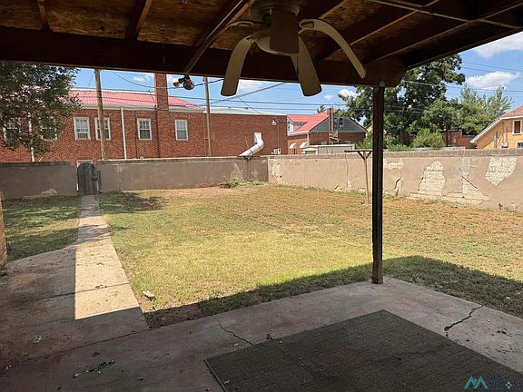 5th image of 1104 Gidding St