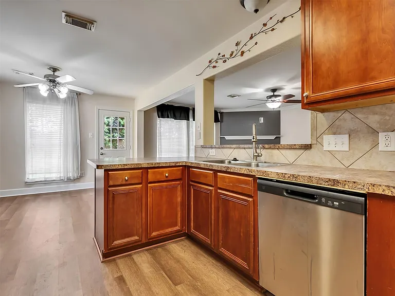 4203 Keystone Trl — Photo 6
