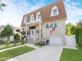 10 Elie Ct, Staten Island, NY 10314