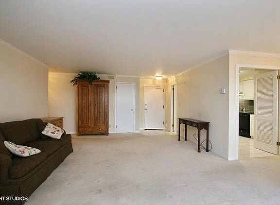 4th image of 121 W 48th St APT 907