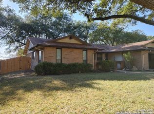 121 Robert Stevens Dr, Schertz, TX 78154