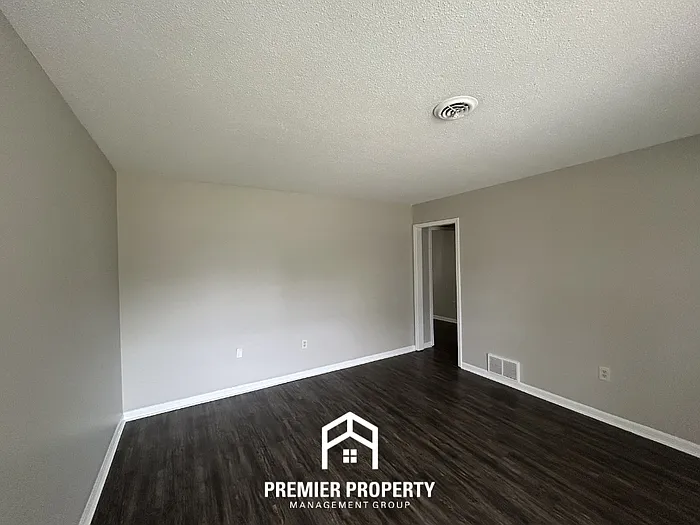 970 Millcreek Pl — Photo 3