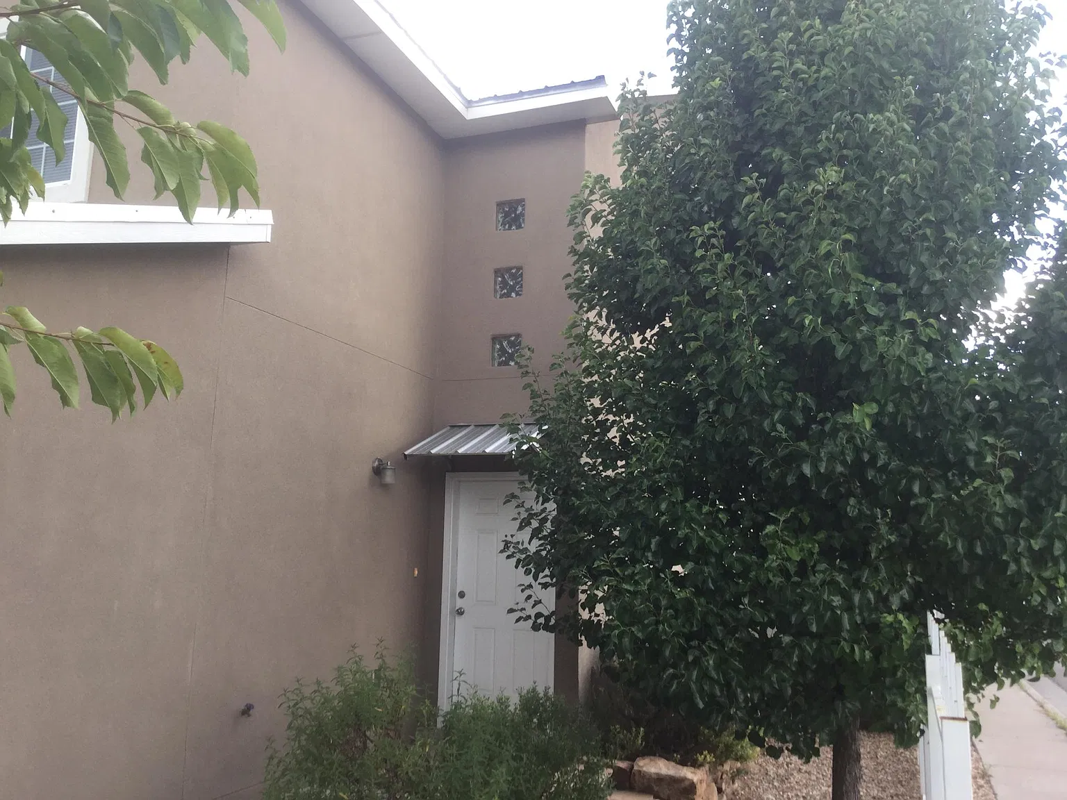 2 bed, 1.5 bath, 1250 sqft, $1,900 — Photo 3