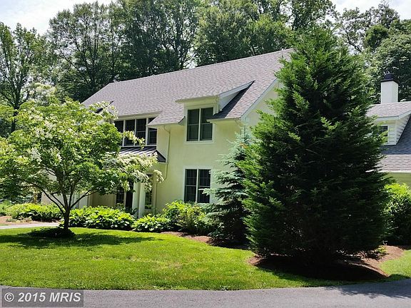 Front Entry & Side Entry to Mud Room & Garden Room