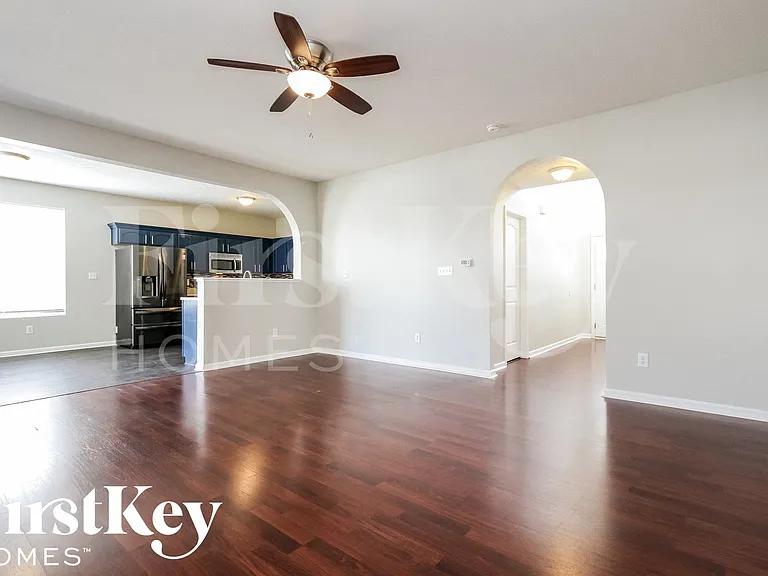 15526 Farmland Ct — Photo 5