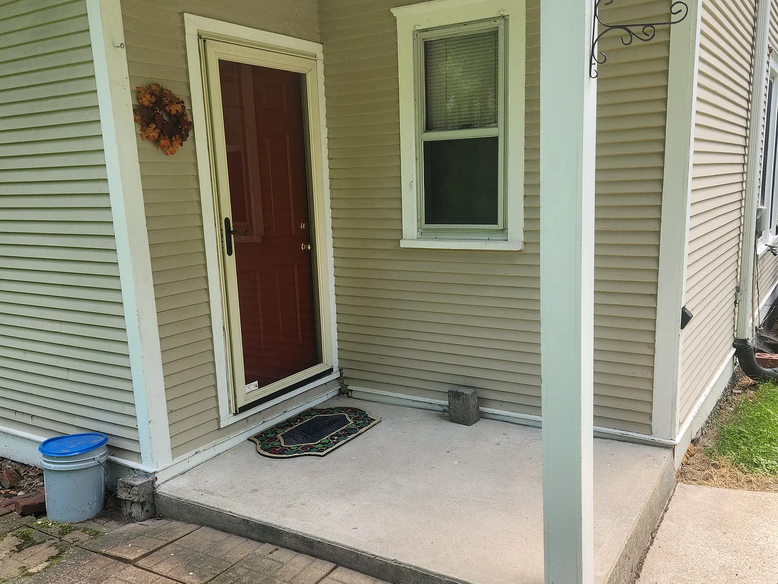 2 bed, 877 sqft, $1,400 — Photo 1