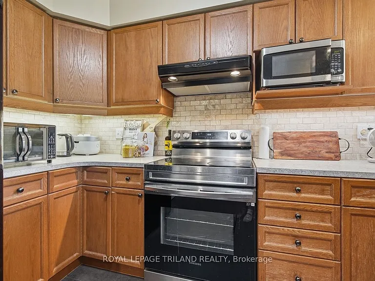 600 Hyde Park Rd #127 — Photo 15