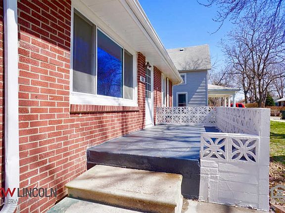 3rd image of 4624 Greenwood St