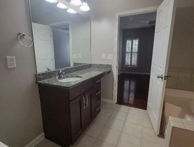 2339 Whitford Ln — Photo 20
