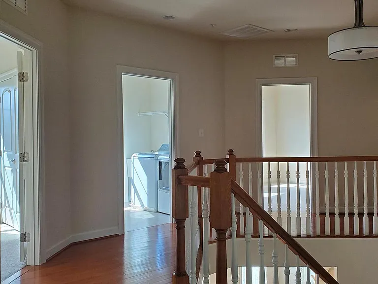 411 Greenebaum Ln — Photo 36