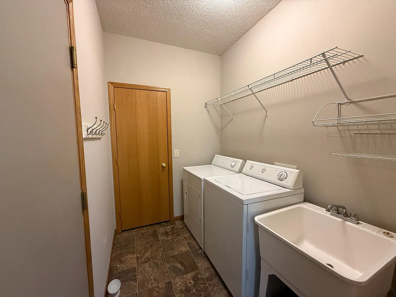 3 bed, 1534 sqft, $2,300 — Photo 2