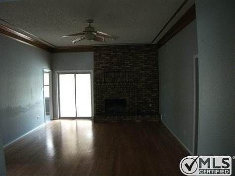 3rd image of 2513 Stone Hollow Dr