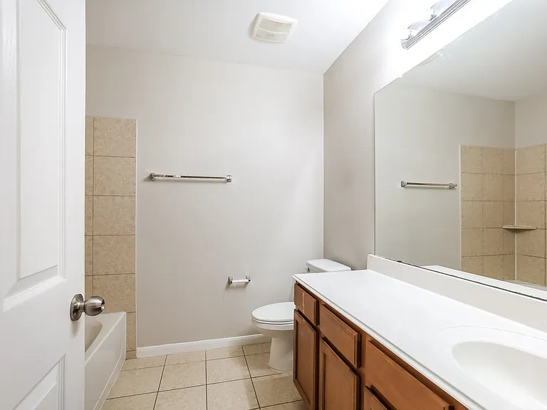 21519 Kings Bend Dr — Photo 14