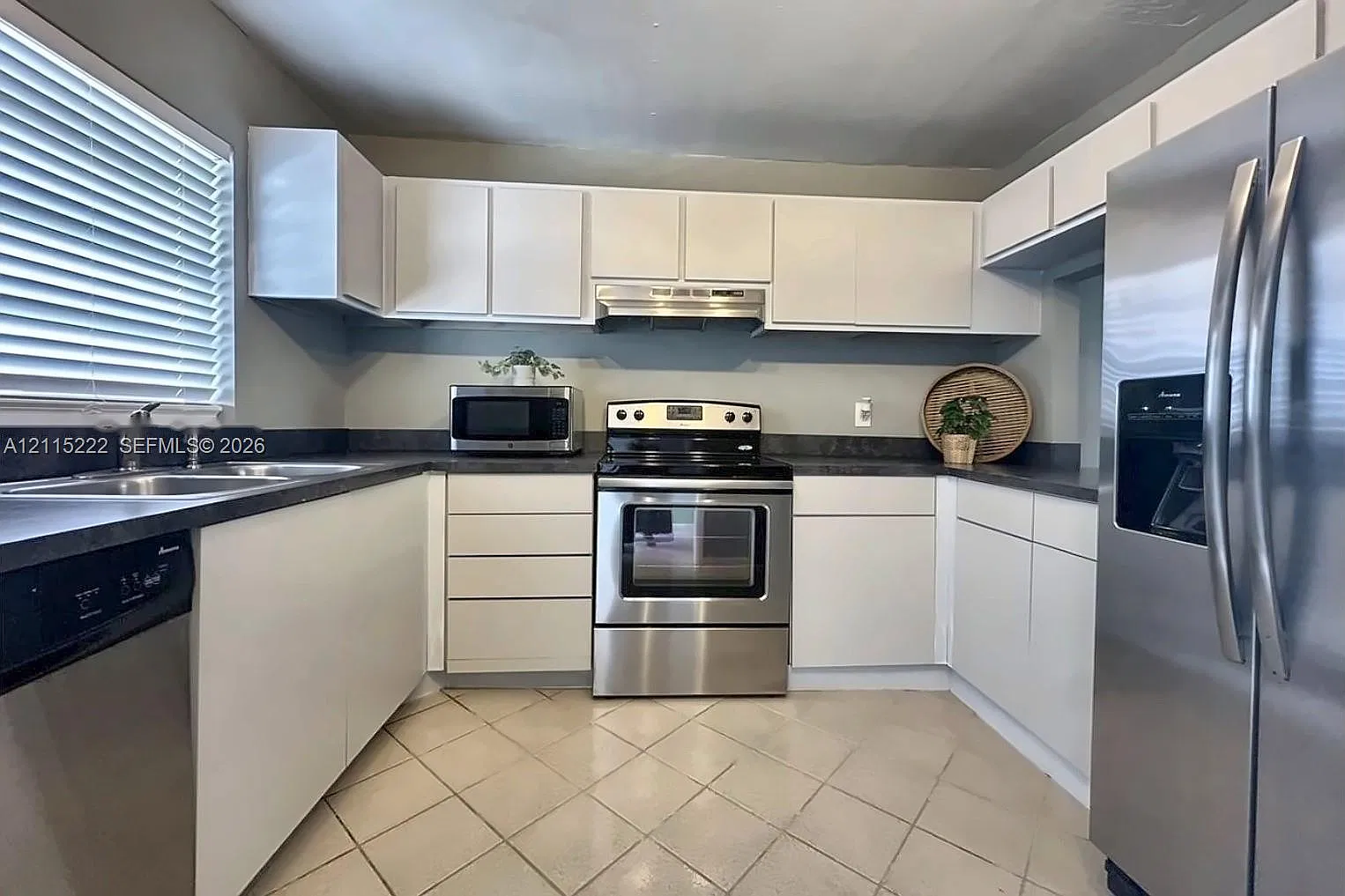 Live Oak Condo Seven — Photo 2