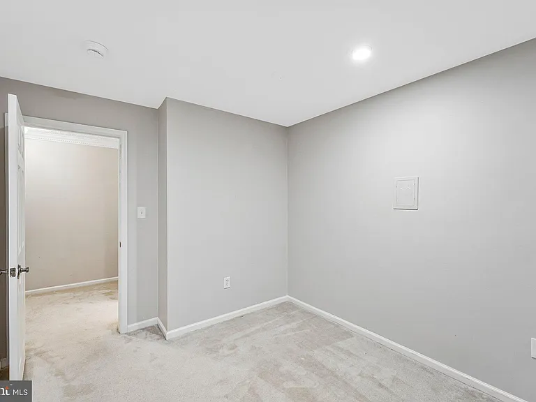 2852 Yarn Ct — Photo 31