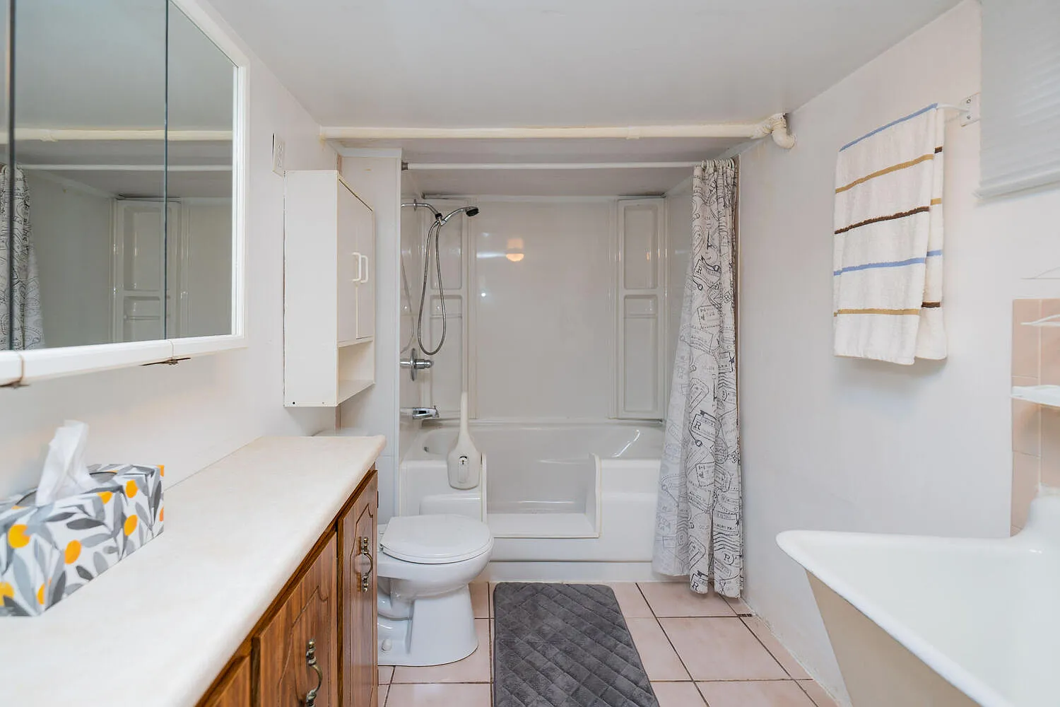 5 bed, 1500 sqft, $1,500 — Photo 3