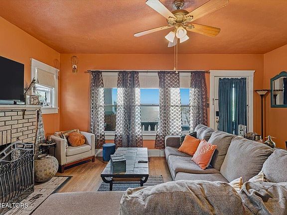 4th image of 2538 Forestdale Ave