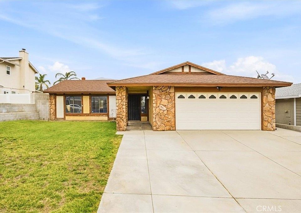 1st image of 2575 Mimosa Dr