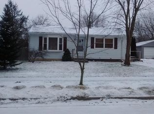 301 Elizabeth Dean Dr SE, Lowell, MI 49331