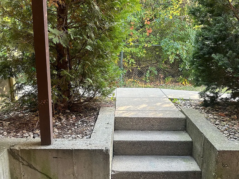 Immaculate Updated 1 & 2 Bedroom with 1 Bath and garage