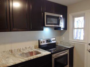 904 Middlesex Rd, Essex, MD 21221