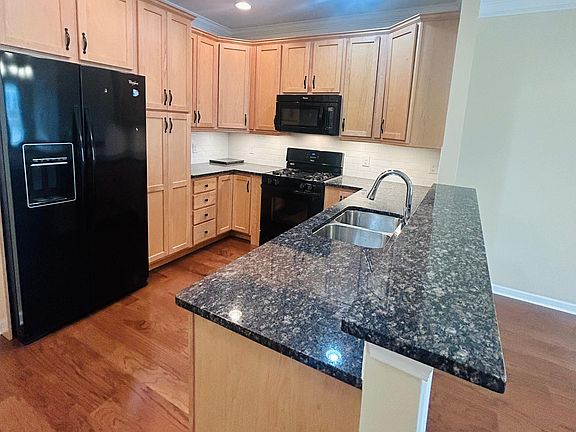 3rd image of 205 Corning Fairbanks Way