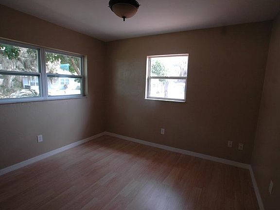 3rd image of 7101 Carlow St