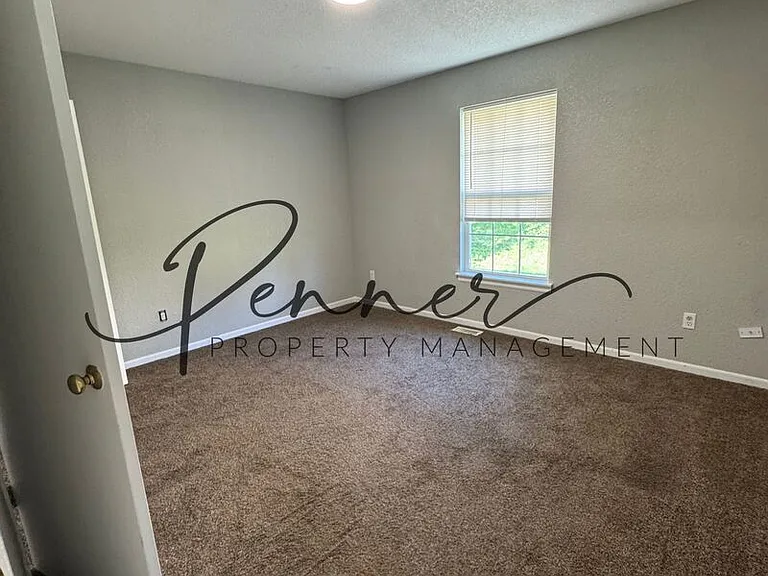1401 SE Henley Ct — Photo 8
