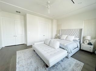 1919 W 25th St, Houston, TX 77008